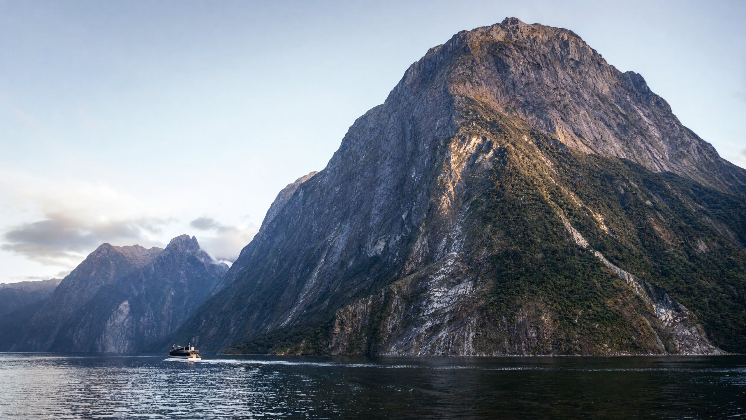 New Zealand country travel image for WorldFun planning